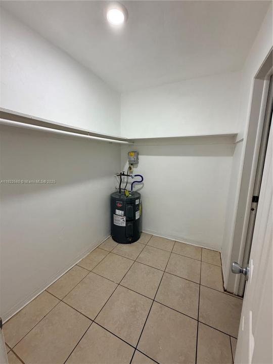 717 NE 1st St 6, Hallandale Beach, Florida 33009