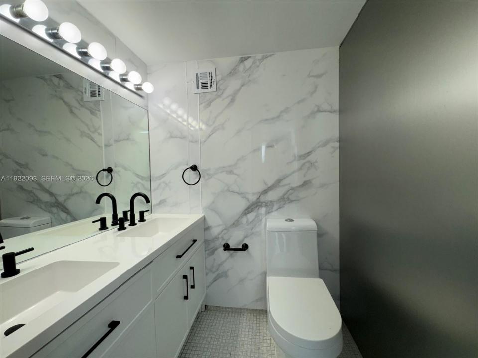 1200 West Ave PH-15, Miami Beach, Florida 33139, USA