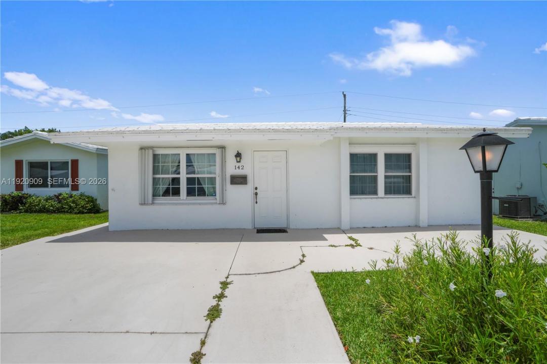 142 NW 10th Ct, Boynton Beach, Florida 33426, USA