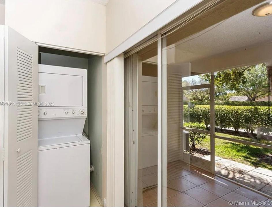 43 Simonton Cir, Weston, Florida 33326