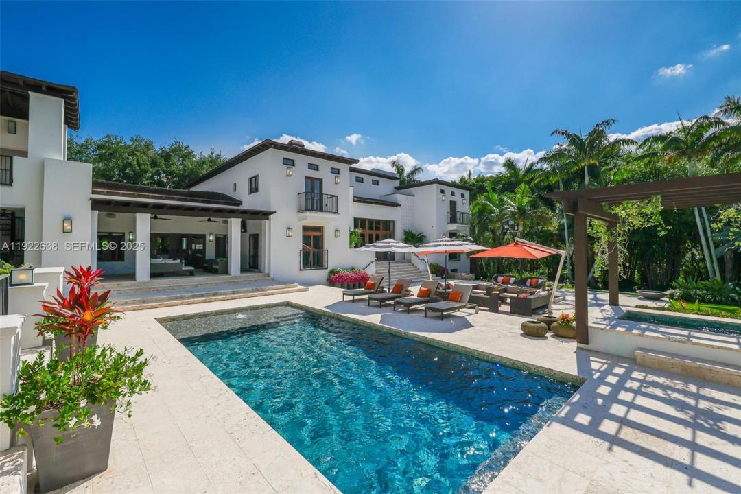 555 Arvida Pkwy, Coral Gables, Florida 33156