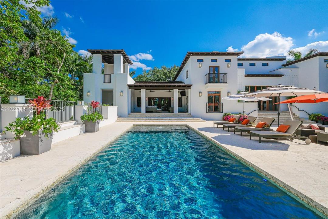 555 Arvida Pkwy, Coral Gables, Florida 33156