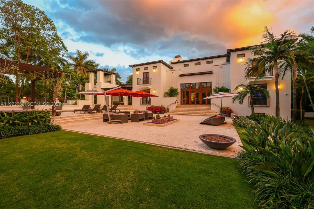 555 Arvida Pkwy, Coral Gables, Florida 33156