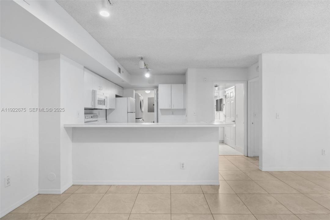 2600 S University Dr 107, Davie, Florida 33328