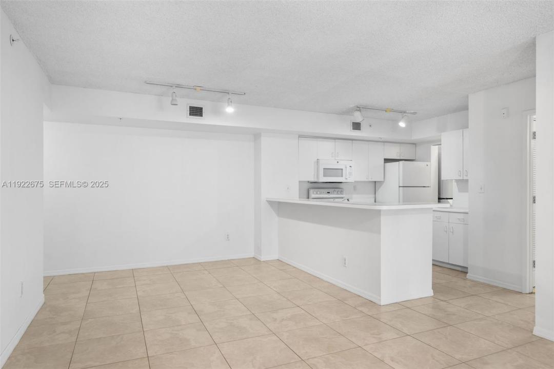 2600 S University Dr 107, Davie, Florida 33328