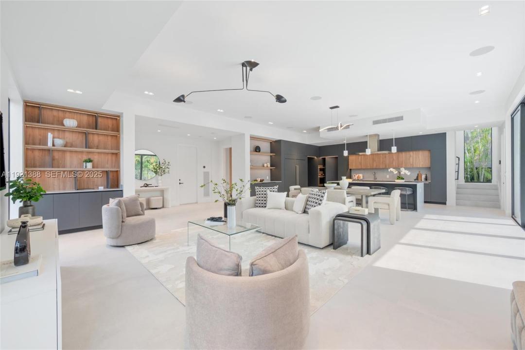 4235 NW 1st Ave, Miami, フロリダ 33127, アメリカ合衆国