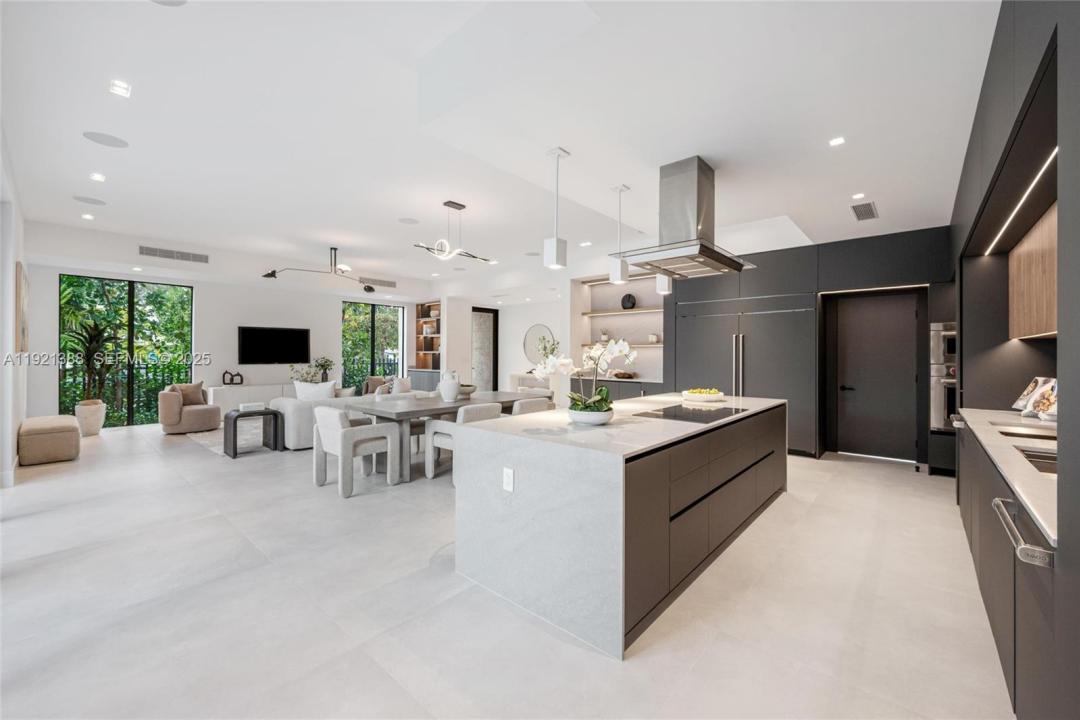 4235 NW 1st Ave, Miami, フロリダ 33127, アメリカ合衆国