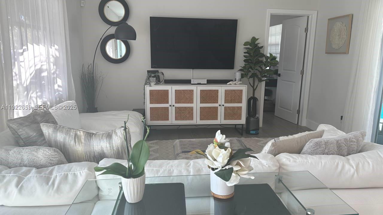 4455 NW 18th Ter, Oakland Park, Florida 33309