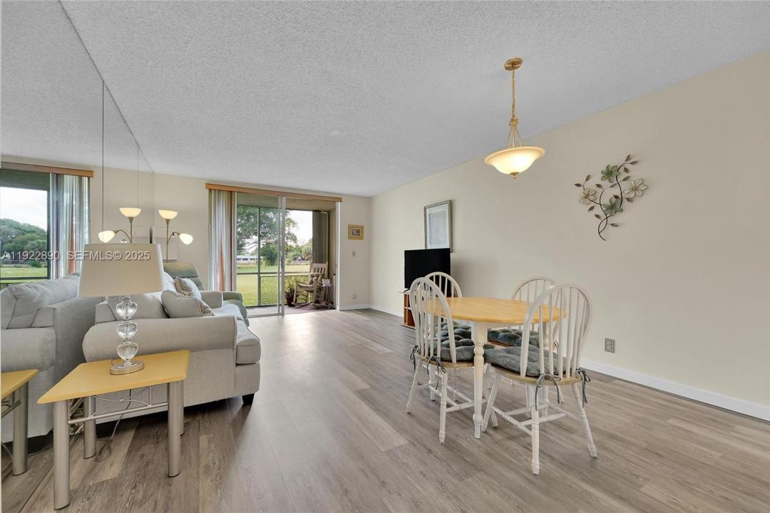 6890 Royal Palm Blvd 109H, Margate, Floryda 33063, USA