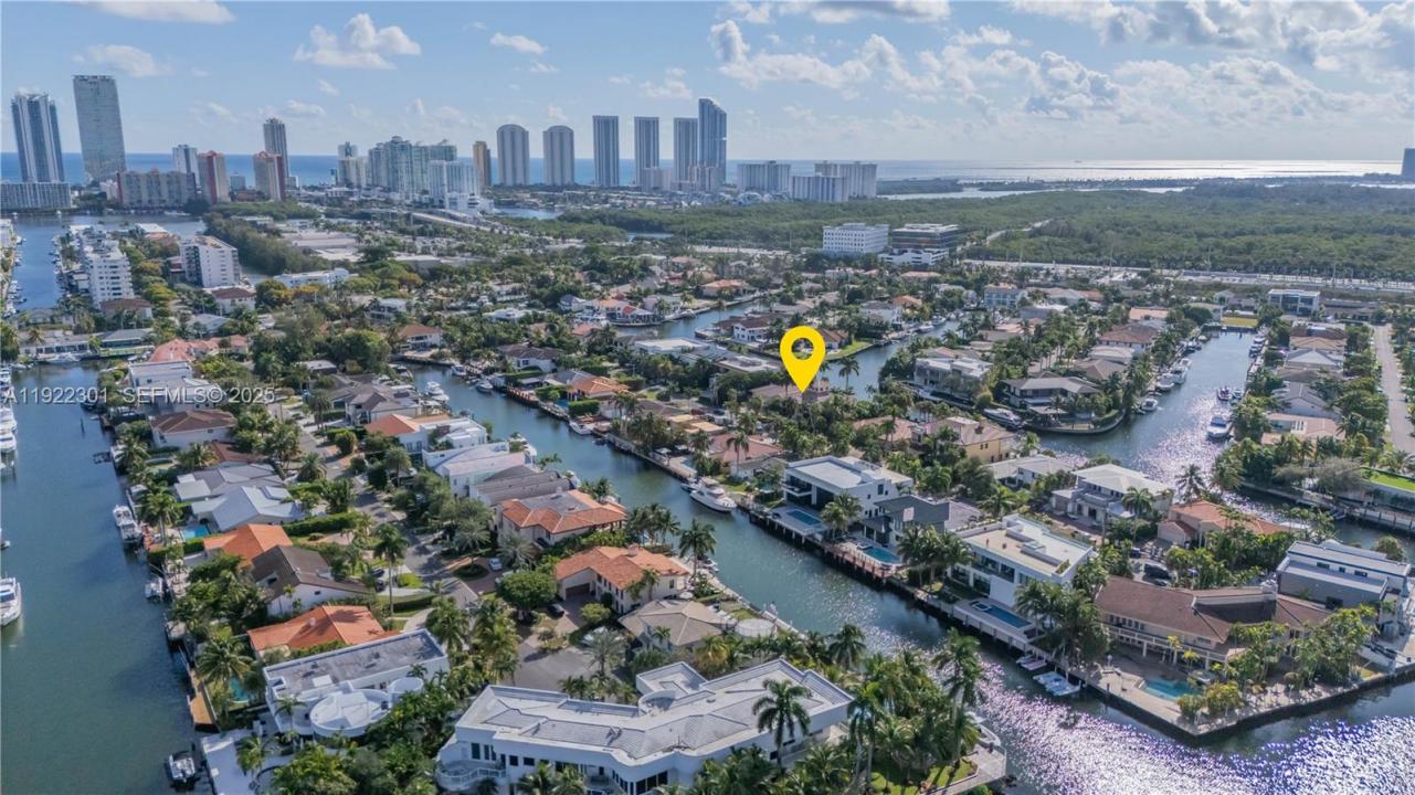 3220 NE 165th St, North Miami Beach, Флорида 33160, Соединенные Штаты