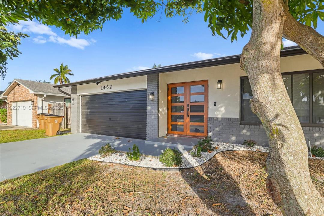 1462 SW 25th Ave, Deerfield Beach, Florida 33442