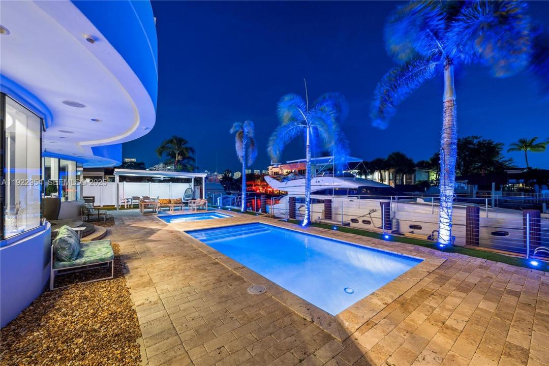 3344 NE 167th St, North Miami Beach, Флорида 33160, Соединенные Штаты