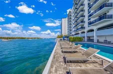 7928 West Dr 602, North Bay Village, Florida 33141, USA