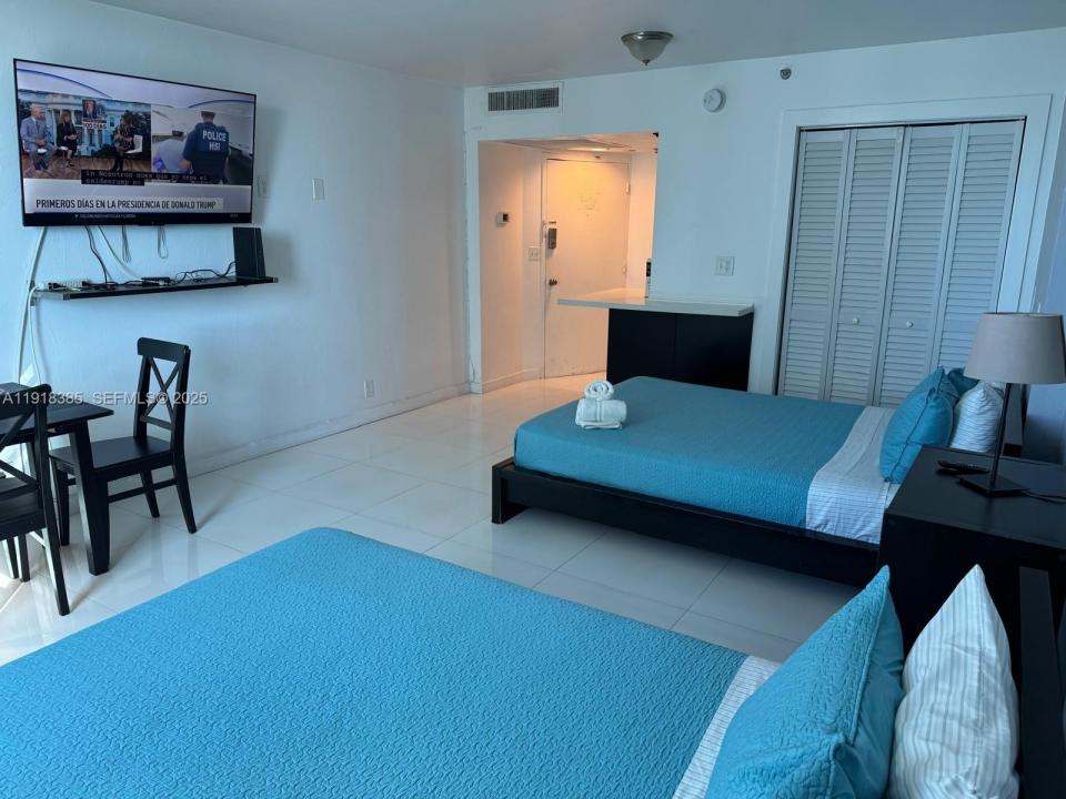 5445 Collins Ave 915, Miami Beach, Florida 33140, Stati Uniti