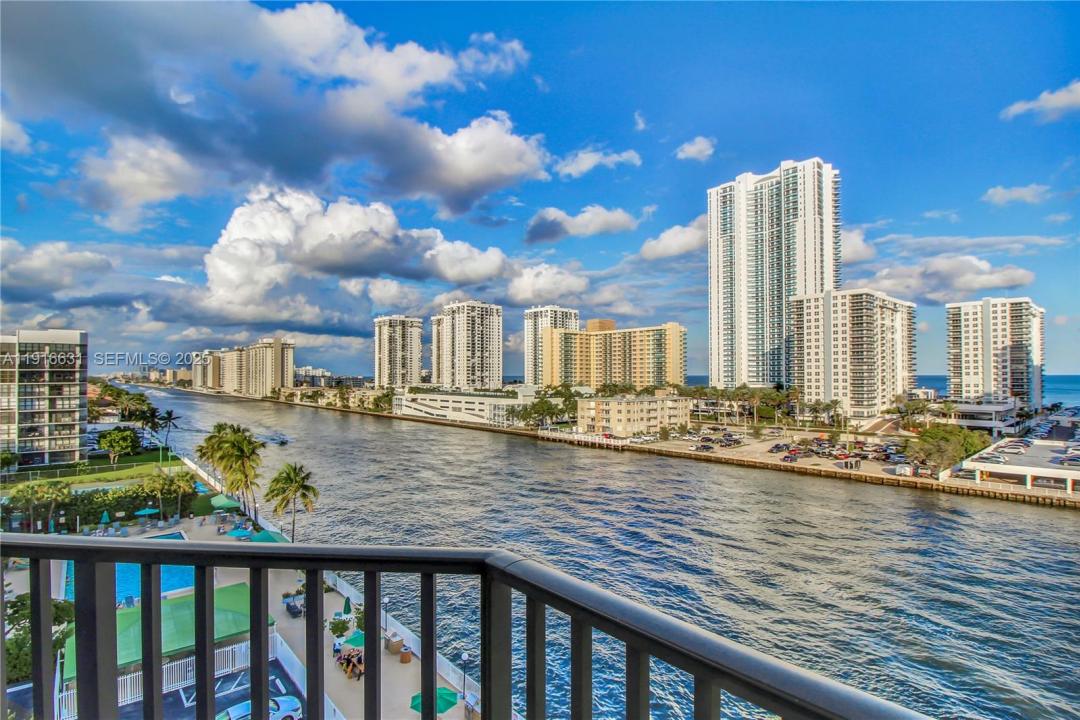 800 Parkview Dr 821, Hallandale Beach, Floride 33009, États-Unis