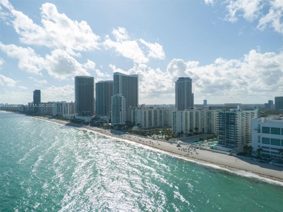 3725 S Ocean Dr PH02, Hollywood, Florida 33019, USA
