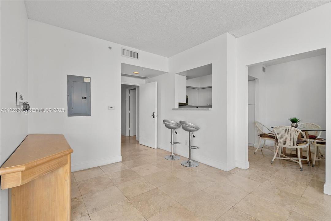 17375 E Collins Ave 1108, Sunny Isles Beach, Floride 33160, États-Unis