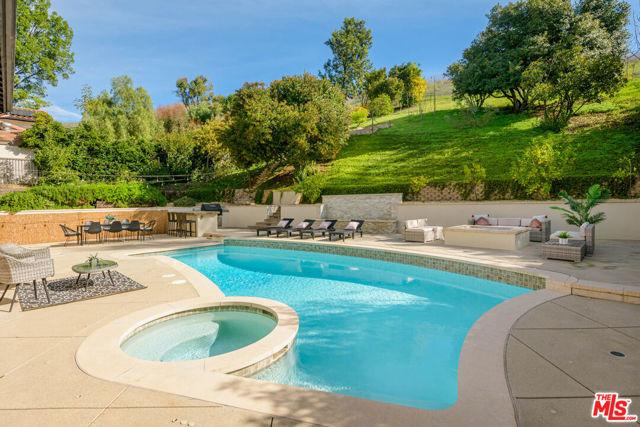 Buttonwood Avenue, Oak Park, California 91377