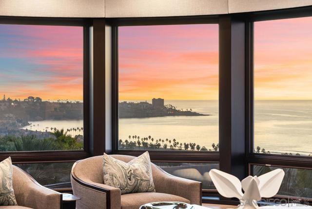 Ruette Nicole, La Jolla, California 92037