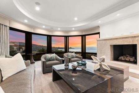 Ruette Nicole, La Jolla, California 92037