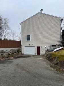 252 Gentian Avenue, North Providence, Rhode Island 02908, USA