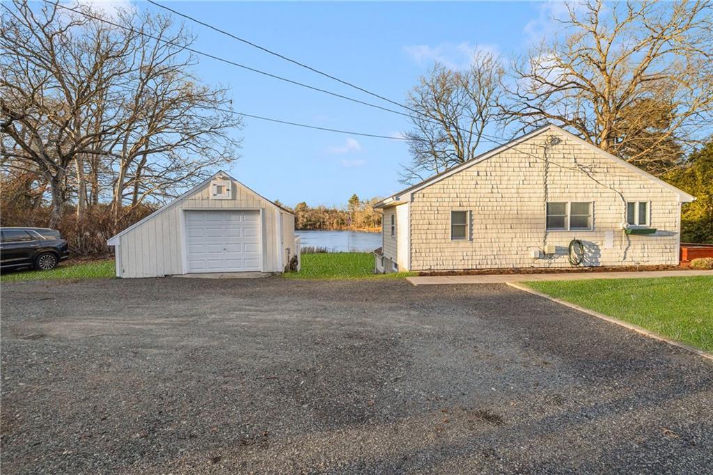 8 Pine Lane, Coventry, Rhode Island 02816, USA