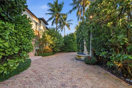 240 N Ocean Boulevard, Palm Beach, Florida 33480