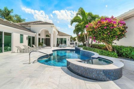 3506 NW Clubside Circle, Woodfield Country Club, Boca Raton, Florida 33496