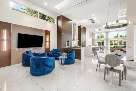 3506 NW Clubside Circle, Woodfield Country Club, Boca Raton, Florida 33496