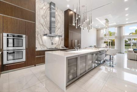 3506 NW Clubside Circle, Woodfield Country Club, Boca Raton, Florida 33496