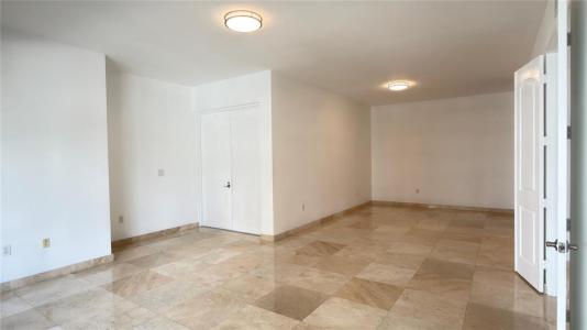 642 Valencia 305, Coral Gables, フロリダ 33134, アメリカ合衆国