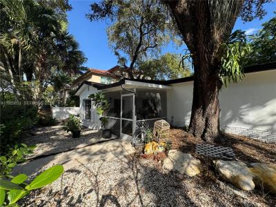 2390 SW 18th Ave, Fort Lauderdale, Florida 33315, USA