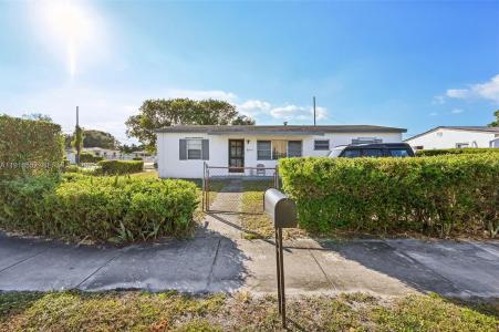 15900 NW 27th Ct, Miami Gardens, Florida 33054, USA