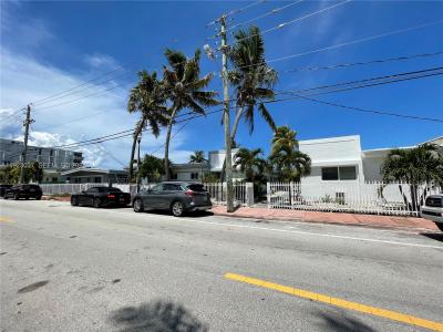 8215 Crespi Blvd 4, Miami Beach, Florida 33141, USA