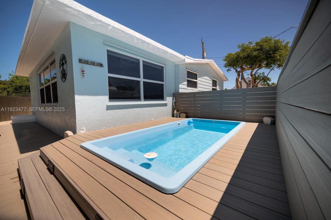 212 Buttonwood Ln, Key Largo, Floryda 33070, USA