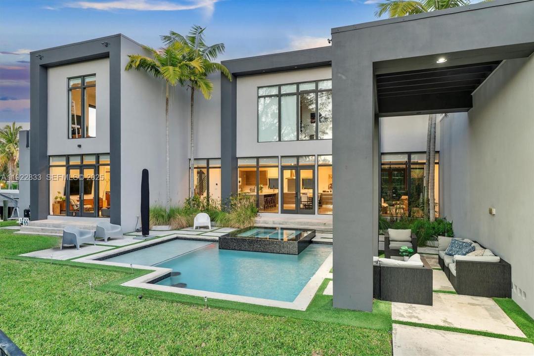 1009 NE 104th St, Miami Shores, 佛罗里达州 33138, 美国