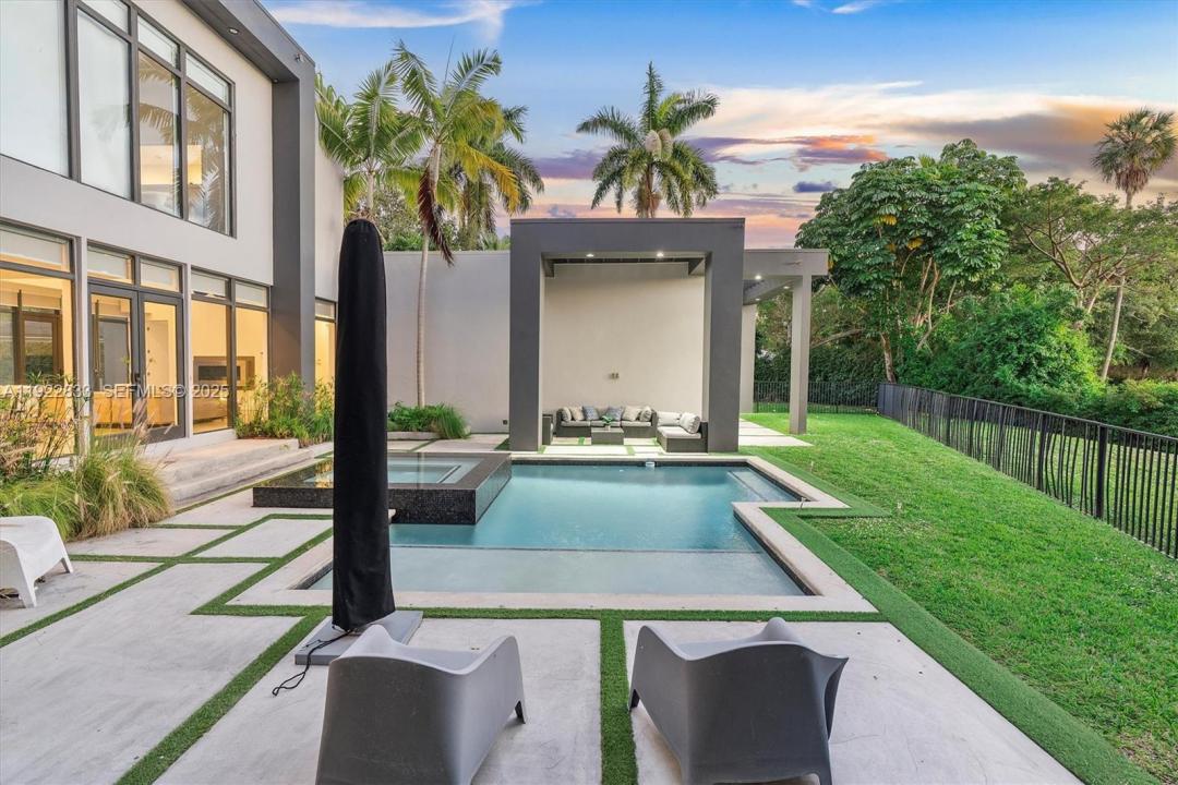 1009 NE 104th St, Miami Shores, 佛罗里达州 33138, 美国