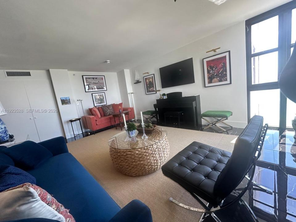 2555 Collins Ave PH114, Miami Beach, Floride 33140, États-Unis