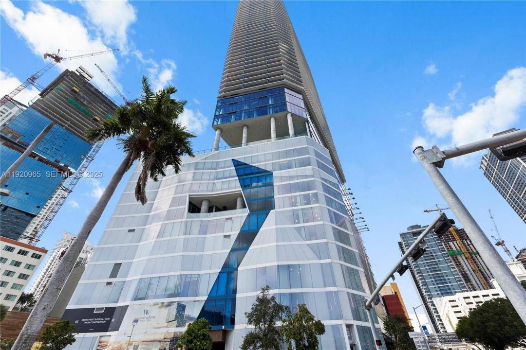 398 NE 5th St 3515, Miami, Florida 33132, USA