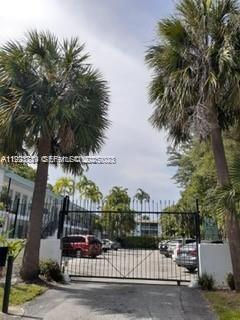645 NE 77th St 8, Miami, Florida 33138, USA