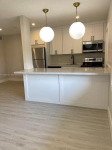 2418 Polk St 205, Hollywood, Florida 33020, USA