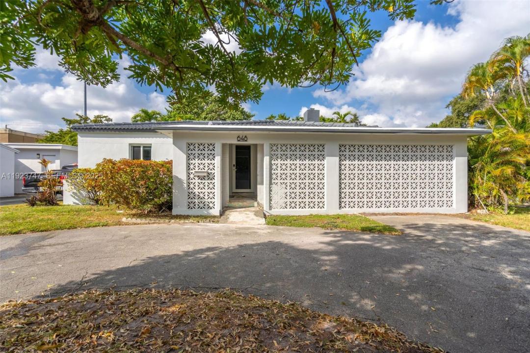 648 South Dr, Miami Springs, Florida 33166, Stati Uniti
