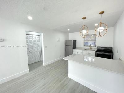 2418 Polk St 103, Hollywood, Florida 33020, USA