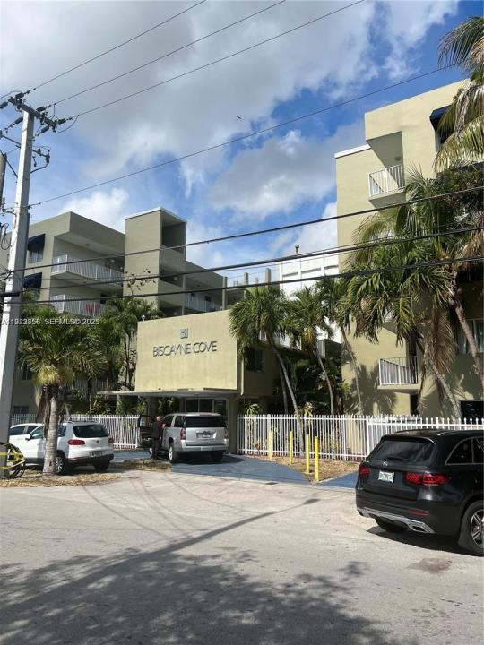 665 NE 83rd Ter 112, Miami, Florida 33138, Stati Uniti