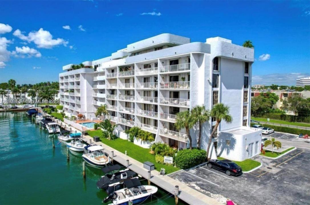 1650 NE 115th St 405, Miami, Florida 33181, Stati Uniti