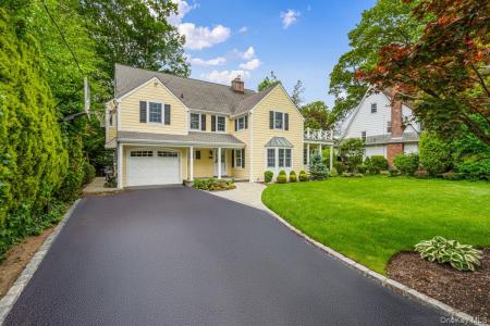 74 Eakins Road, North Hempstead, نيويورك 11030, الولايات المتحدة