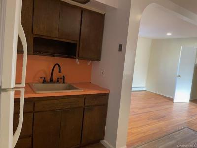 212 5th Avenue, West Babylon, New York 11704, USA