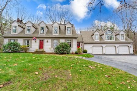 113 Log Road, North Smithfield, RI 02830, USA