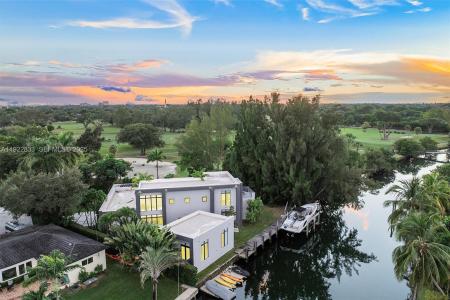 1009 NE 104th St, Miami Shores, Floride 33138, États-Unis