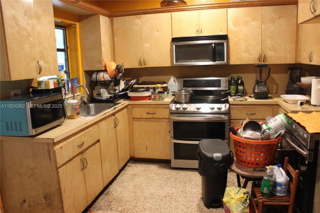 3135 NW 82nd St, Miami, Florida 33147